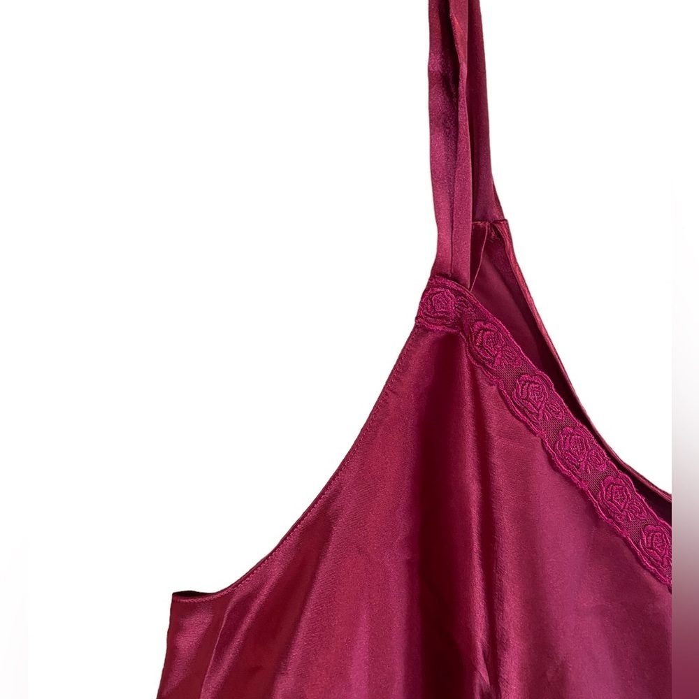 Enchanting women’s burgundy maxi floor length slip chemise size 3X - Picture 5 of 7